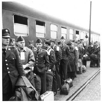 Troops waiting to board the train to Stuttgart